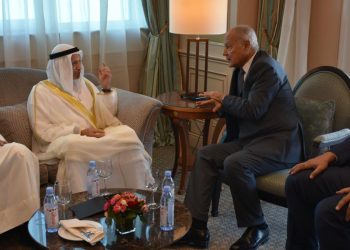 أبو الغيط يلتقي وزير خارجية الكويت قُبيل انعقاد قمة الجزائر