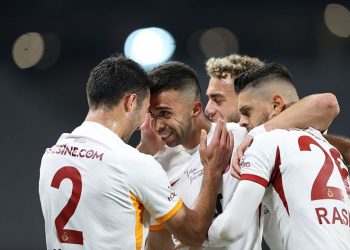 جالطة سراي يحقق انتصارًا جديدًا على كاراجومروك