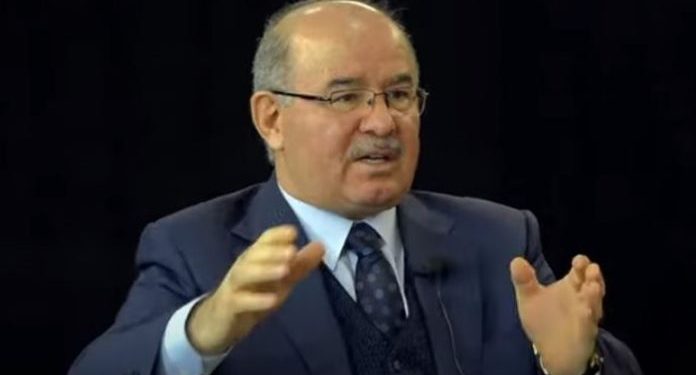 وزير تركي سابق يهاجم أردوغان