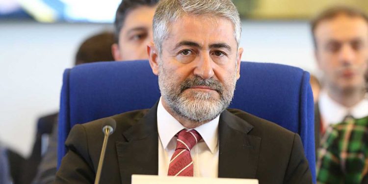 حزب السعادة: وزير الخزانة التركي سيضطر إلى الاستقالة