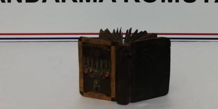 تركيا.. ضبط أوراق التوراة الذهبية قبل بيعها بـ6 ملايين ليرة