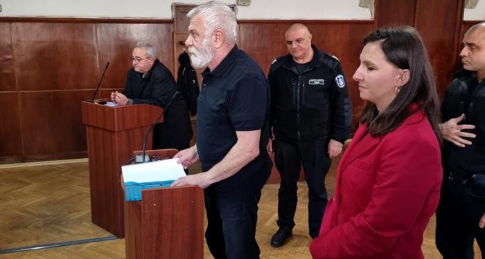 جنرال تركي يصاب بأزمة قلبية خلال جلسة محاكمته في بلغاريا