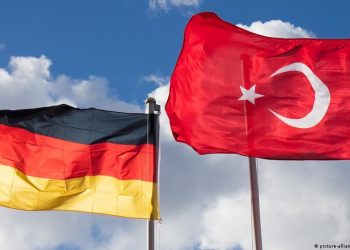 ألمانيا تحث تركيا على التخلي عن العملية البرية في سوريا