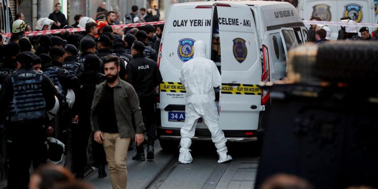تركيا تقول إنها اعتقلت “إرهابيًا” في سوريا ساعد منفذة تفجير إسطنبول