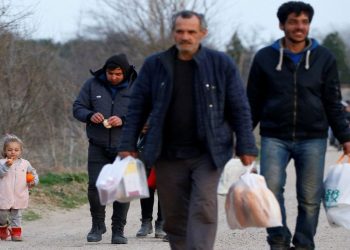 الاتحاد الأوروبي: نرسل 220 مليون يورو لطالبي اللجوء إلى تركيا