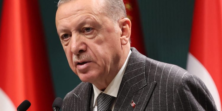 هل يقبل “أردوغان” عضوية السويد وفنلندا في “الناتو” بعد العملية عسكرية ضد الأكراد؟