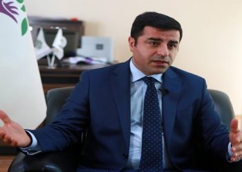 دميرطاش لأردوغان: ضع إمام أوغلو في السجن أيضًا!