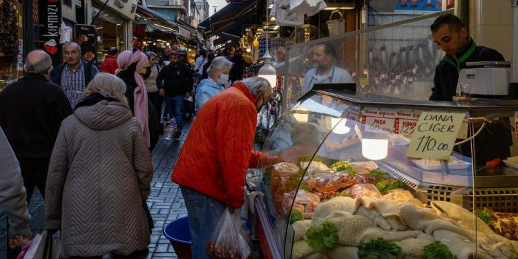 تركيا.. التضخم السنوي يسجل 84.39٪