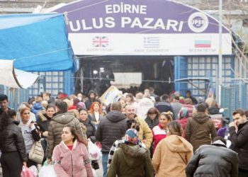 توافد السياح البلغار على أدرنة للتسوق من أجل رأس السنة الجديدة