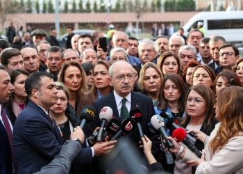 كيليتشدار أوغلو من أمام وزارة العدل: نريد العدالة لأطفالنا!