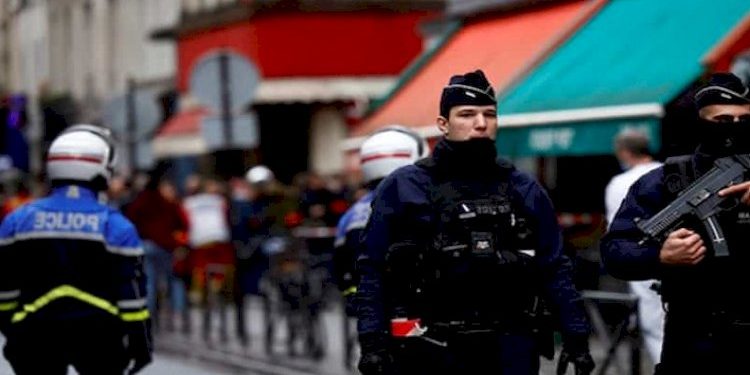 مجددا في فرنسا.. هجوم على حلاق يستمع لأغاني كردية!