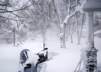 العاصفة الشتوية تتسبب بمصرع 23 شخصًا بالولايات المتحدة