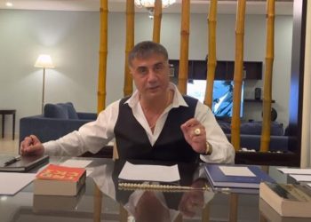 سياسي تركي: سادات بكر أرسل ملفات تدين مسؤولين لدولتين مختلفتين