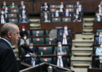 صحفي: حكومة أردوغان تؤجل جميع زيادات الأسعار حتى نهاية أبريل