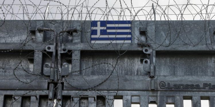 اليونان تمدد الجدار الفولاذي مع تركيا 