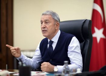 وزير دفاع تركيا: لن نسمح بتوسيع الحدود البحرية لجزيرة كريت اليونانية