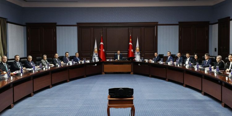 تركيا.. هل قرر العدالة والتنمية عقد الانتخابات في مايو؟