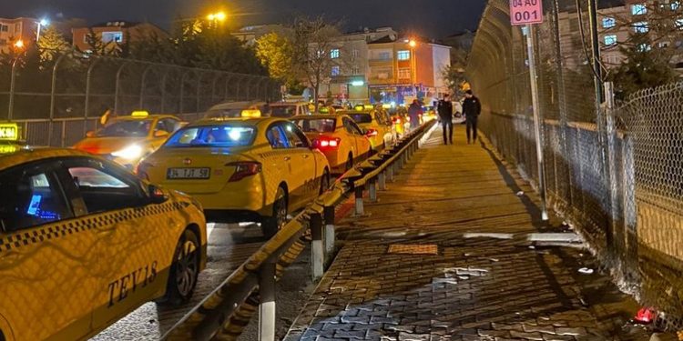 تركيا.. تاكسي إسطنبول يبدأ العمل بالتعرفة الجديدة  