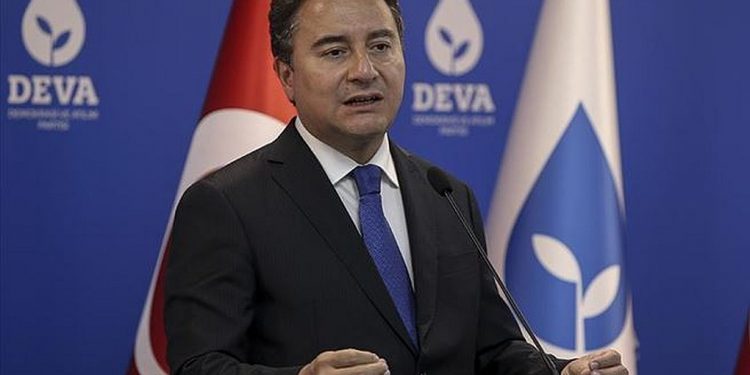 باباجان: أردوغان يحتاج لقرار جمهوري أو تشريع برلماني لخوض الانتخابات