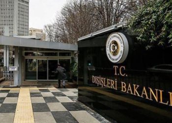 تركيا تستدعي سفير السويد ردًا على إحراق القرآن