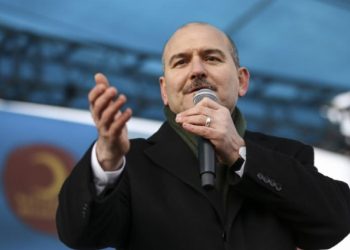 وزير الداخلية التركي يهاجم السفير الأمريكي في تركيا