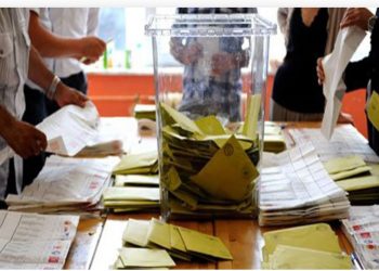 أصوات تحالف أردوغان تذوب بعد الزلزال