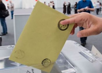 حزب اردوغان لا يؤيد تأجيل الانتخابات في تركيا عقب الزلزال