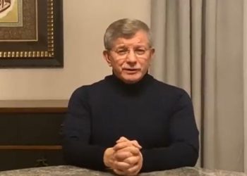 داود أوغلو: أيها القائمون على السلطة لا تلجأوا لانقلاب مدني