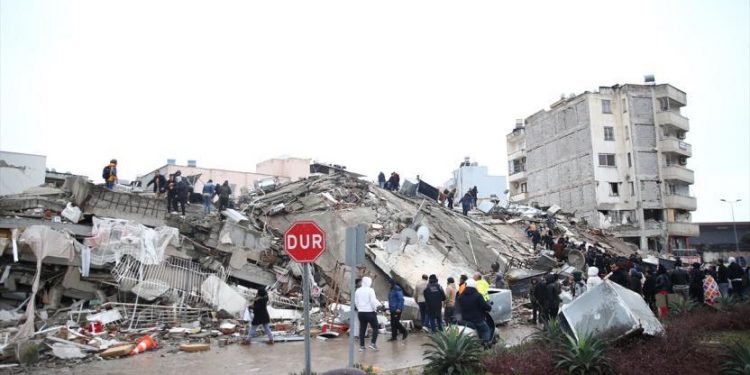 ارتفاع قتلى زلزال تركيا إلى 22 ألفًا و327