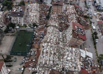 تركيا: حزب الجيد يطالب أردوغان بإسناد أعمال الإنقاذ لوزارة الدفاع