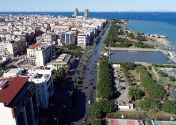 تركيا: إخلاء مبان في إسكندرون غمرتها مياه البحر