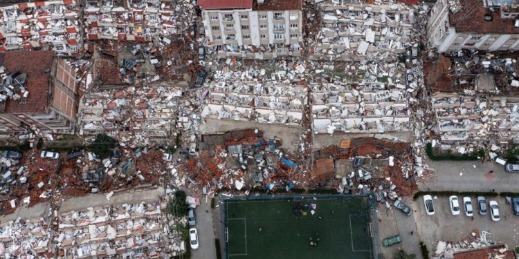 تركيا.. توقعات باستمرار الهزات الأرضية لمدة عام على الأقل