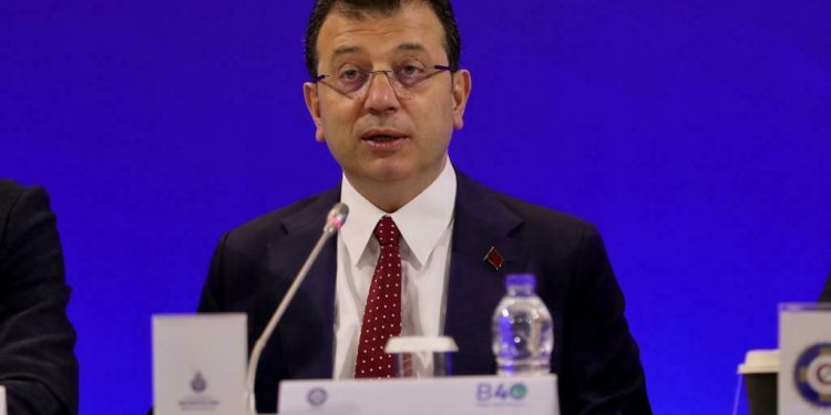 إمام أوغلو يعلق على انفصال ميرال أكشنار عن تحالف الأمة