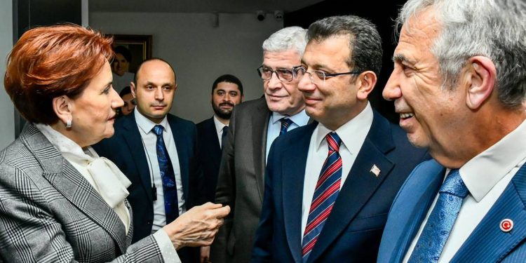 أول تعليق من ميرال أكشنار بعد عودتها للطاولة السداسية