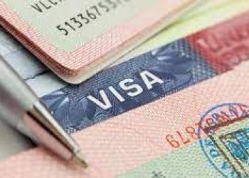 مصر تتيح تأشيرات لمواطني تركيا وإيران