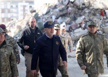 صحفي تركي: لجوء الحكومة للجيش تأخر 36 ساعة بعد الزلزال