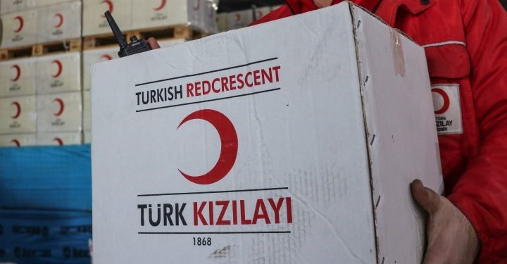 برلمان تركيا يرفض التحقيق بمزاعم بيع الهلال الأحمر التركي الخيام