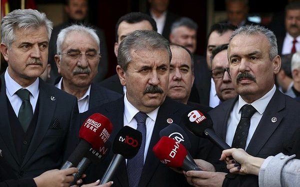 حليف أردوغان يخوض الانتخابات بقوائم منفصلة