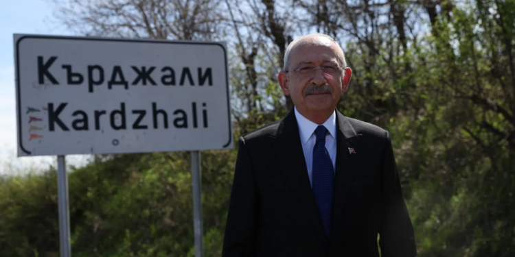 كيليجدار أوغلو يتعهد بالفصل بين سياسة الدولة ورؤى الحزب