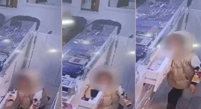 طفلان يسرقان ذهباً بقيمة 4 ملايين ليرة في إسطنبول