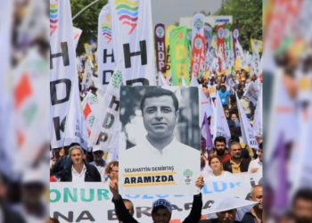 دميرطاش: العمال سيحاسبون اللص في صناديق الاقتراع!