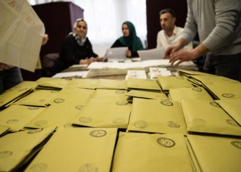 كيف علق الكتاب الأتراك على نتيجة الانتخابات؟