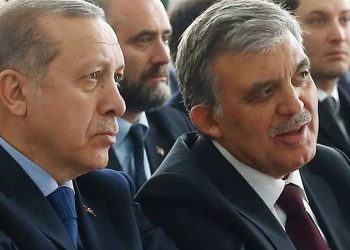 عبد الله جول يهنيء أردوغان على الفوز 