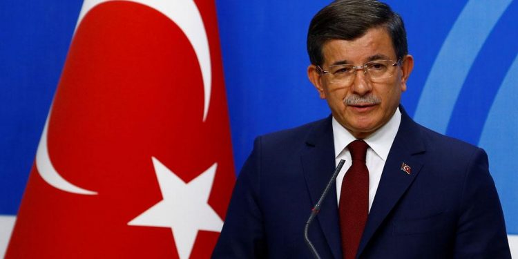 داوود أوغلو: اليوم موعد الشعب ليقول كلمته