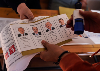 وكالة الأناضول تخفض أصوات أردوغان إلى أقل من 50 %