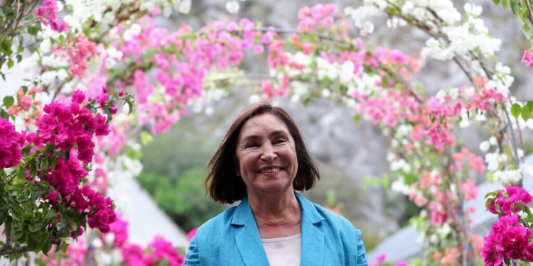 قرينة كيليتشدار أوغلو: سنحافظ على أملنا حيًّا