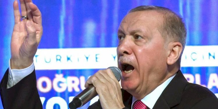 دير شبيجل: عرش أردوغان يهتز!