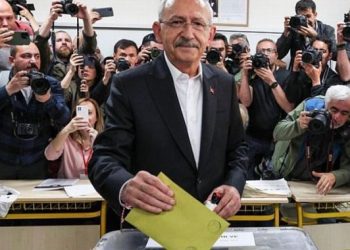 زعيم المعارضة التركية يطالب الناخبين بحراسة صناديق الاقتراع