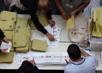 انتخابات تركيا.. بدء فرز الأصوات في اللجان