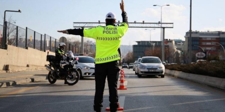 تركيا.. إغلاق الطرق المؤدية لمقر مجلس الانتخابات 